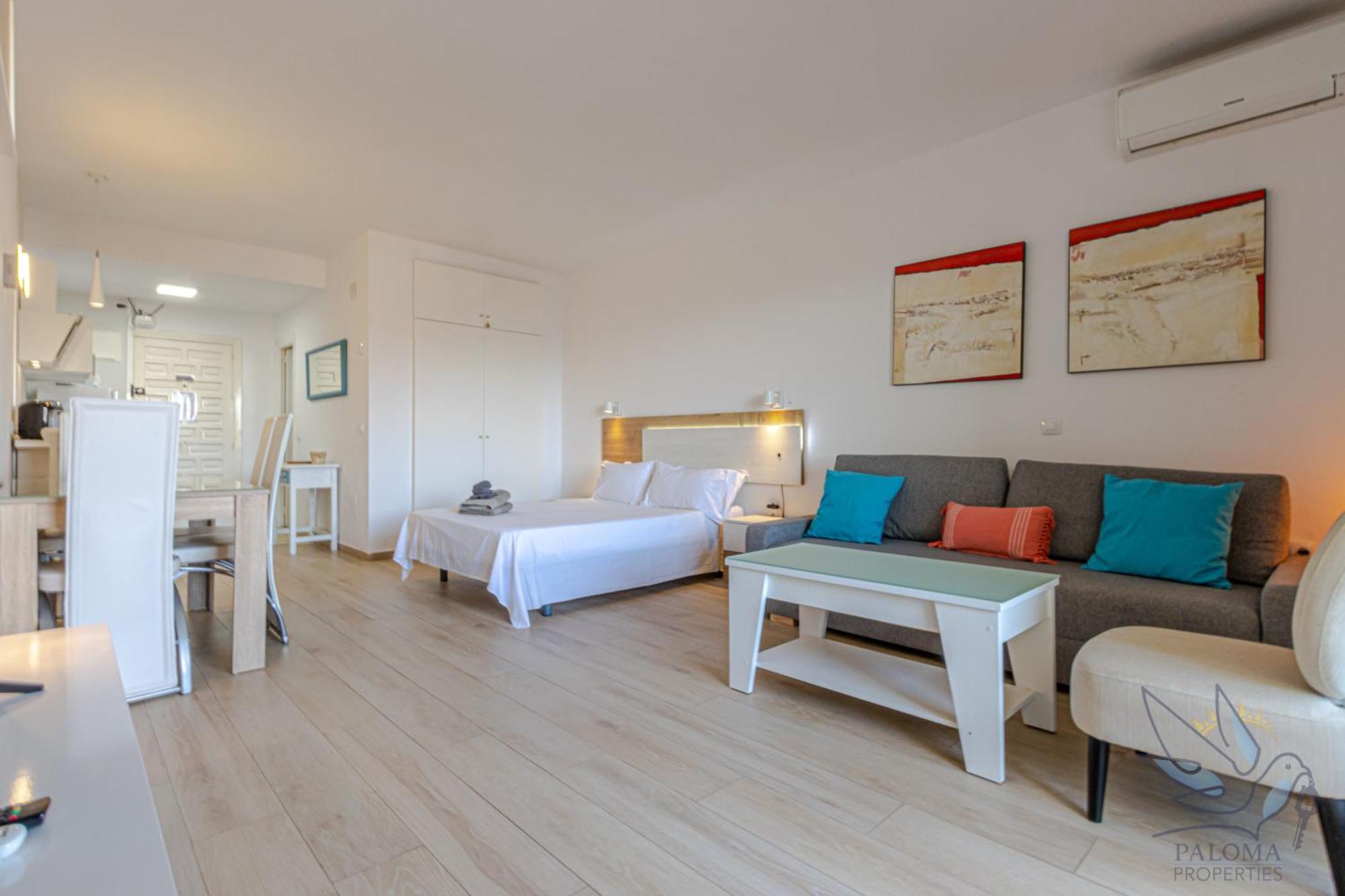 Benal Beach Suite, Parque Acuatico Y Vistas Al Mar Бенальмадена Экстерьер фото