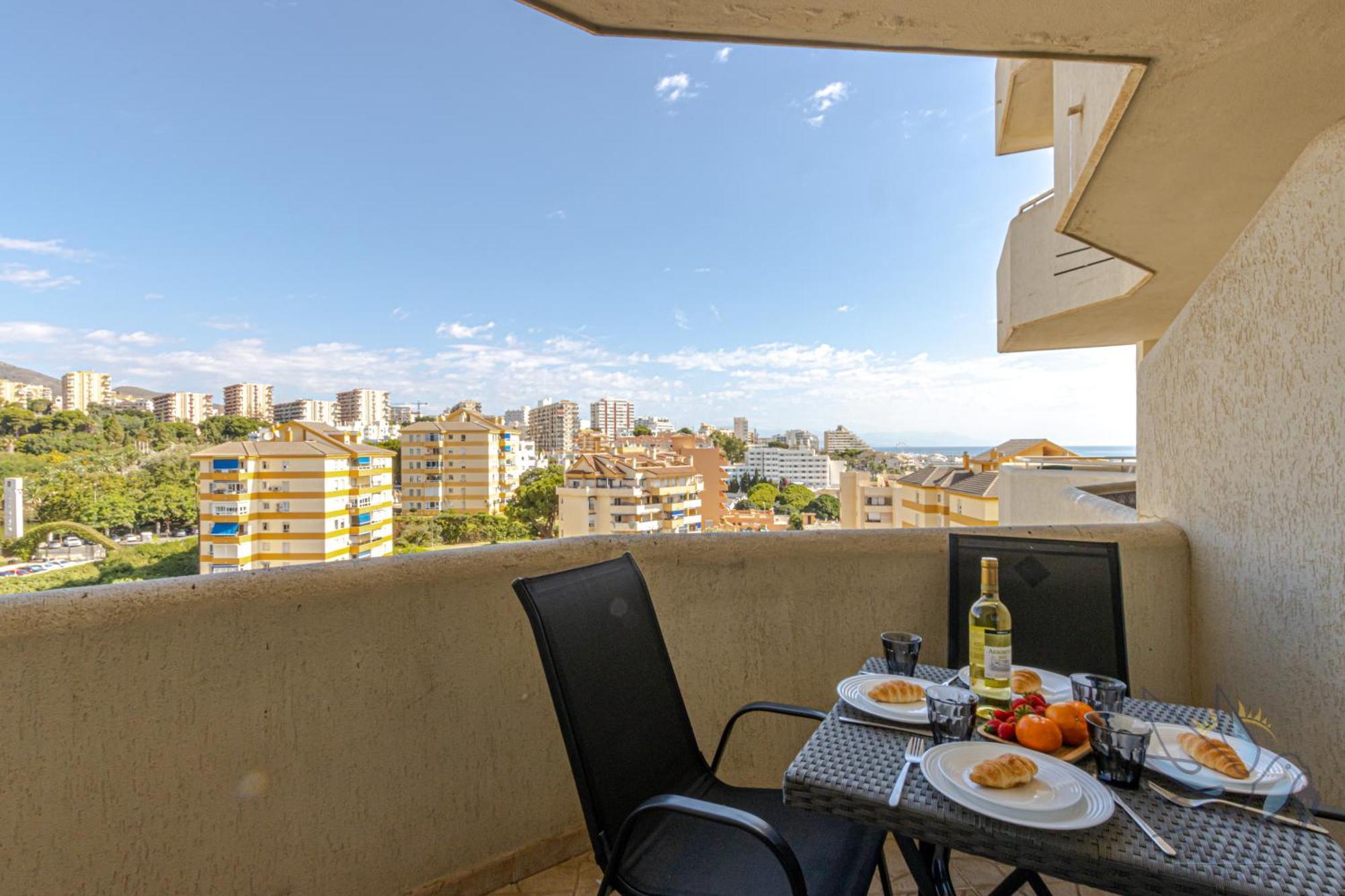 Benal Beach Suite, Parque Acuatico Y Vistas Al Mar Бенальмадена Экстерьер фото
